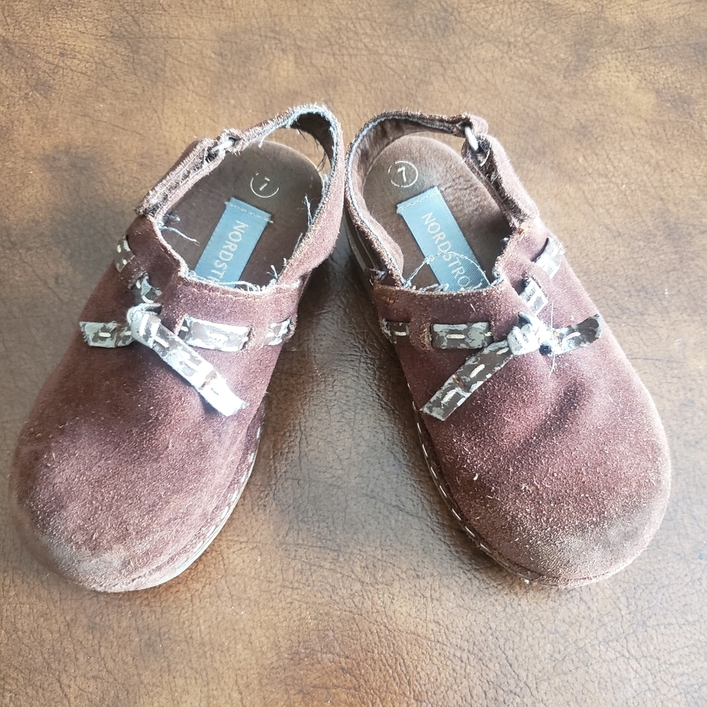 Clogs